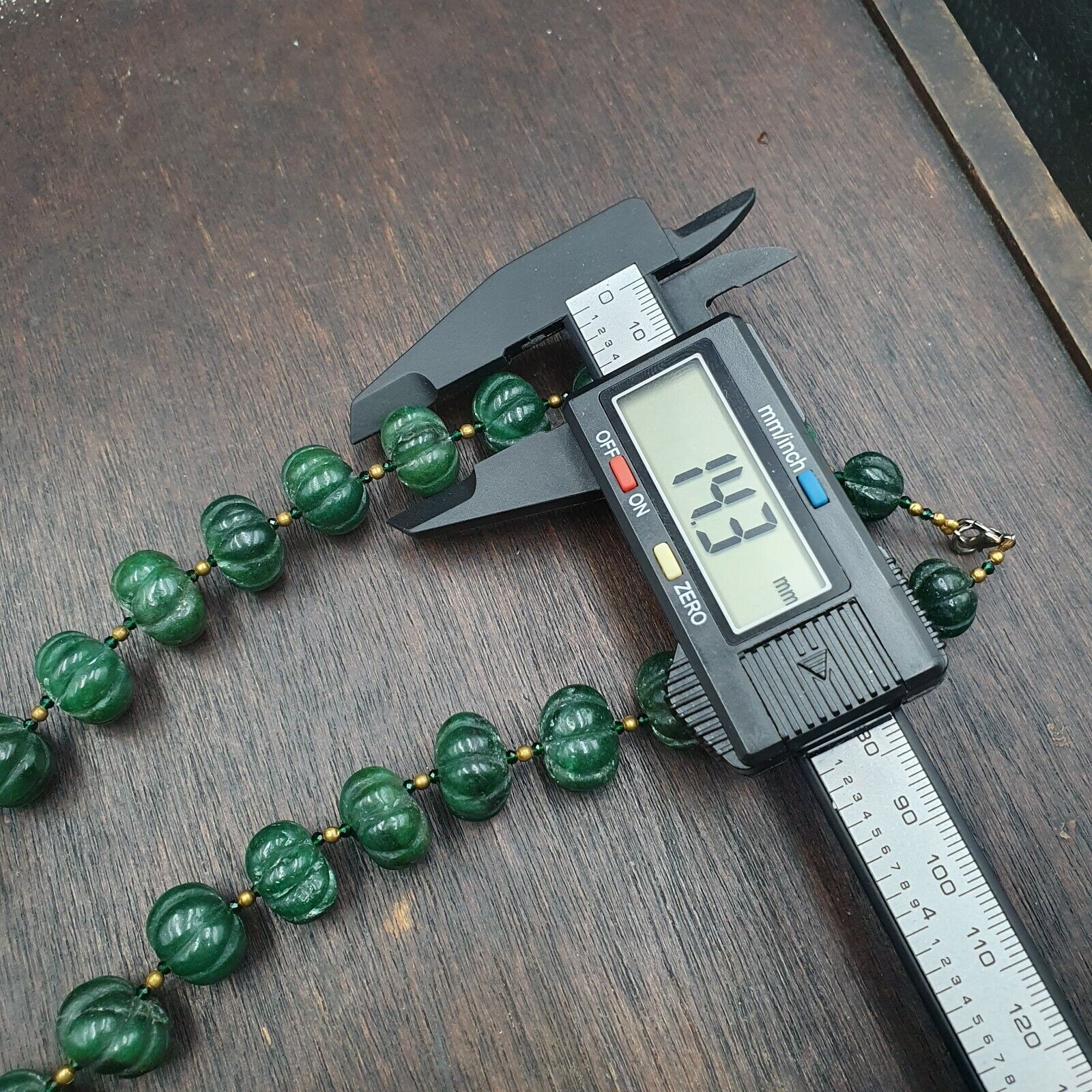 Vintage Chinese Tibetan Jade Carving jade Melon Shape Beads Necklaces