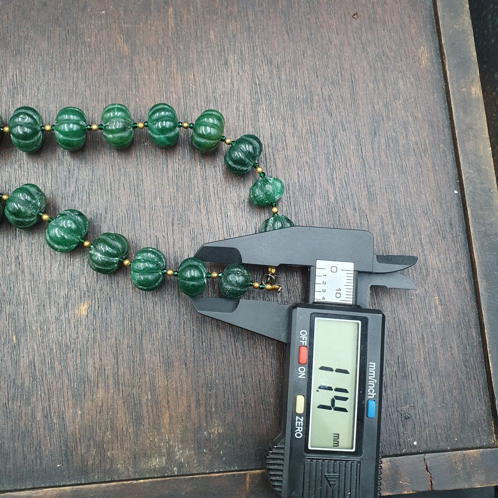 Vintage Chinese Tibetan Jade Carving jade Melon Shape Beads Necklaces