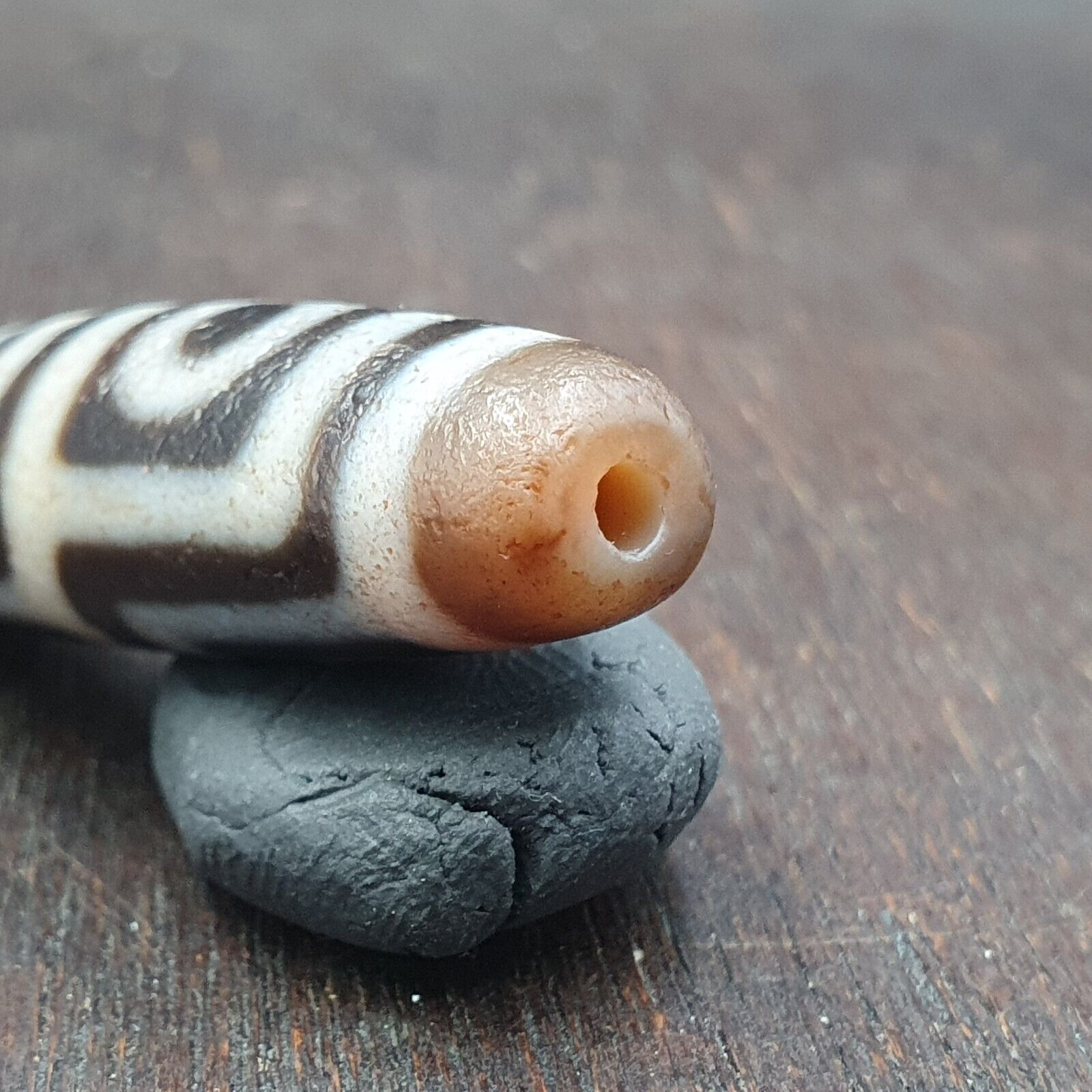Unique Pattern 4 eyes Himalayan Tibetan Agate Dzi Bead Amulet