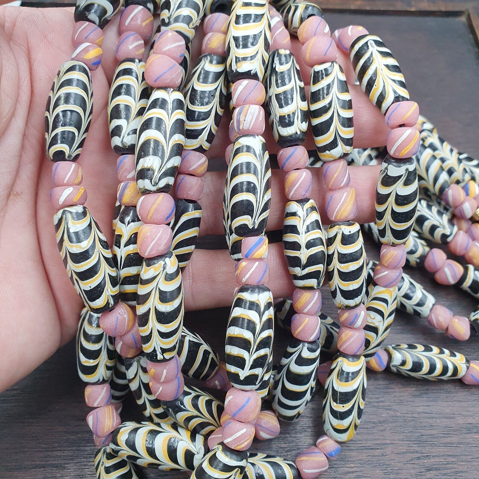 Vintage Feather Style Pattern African Stripes Beads Necklace