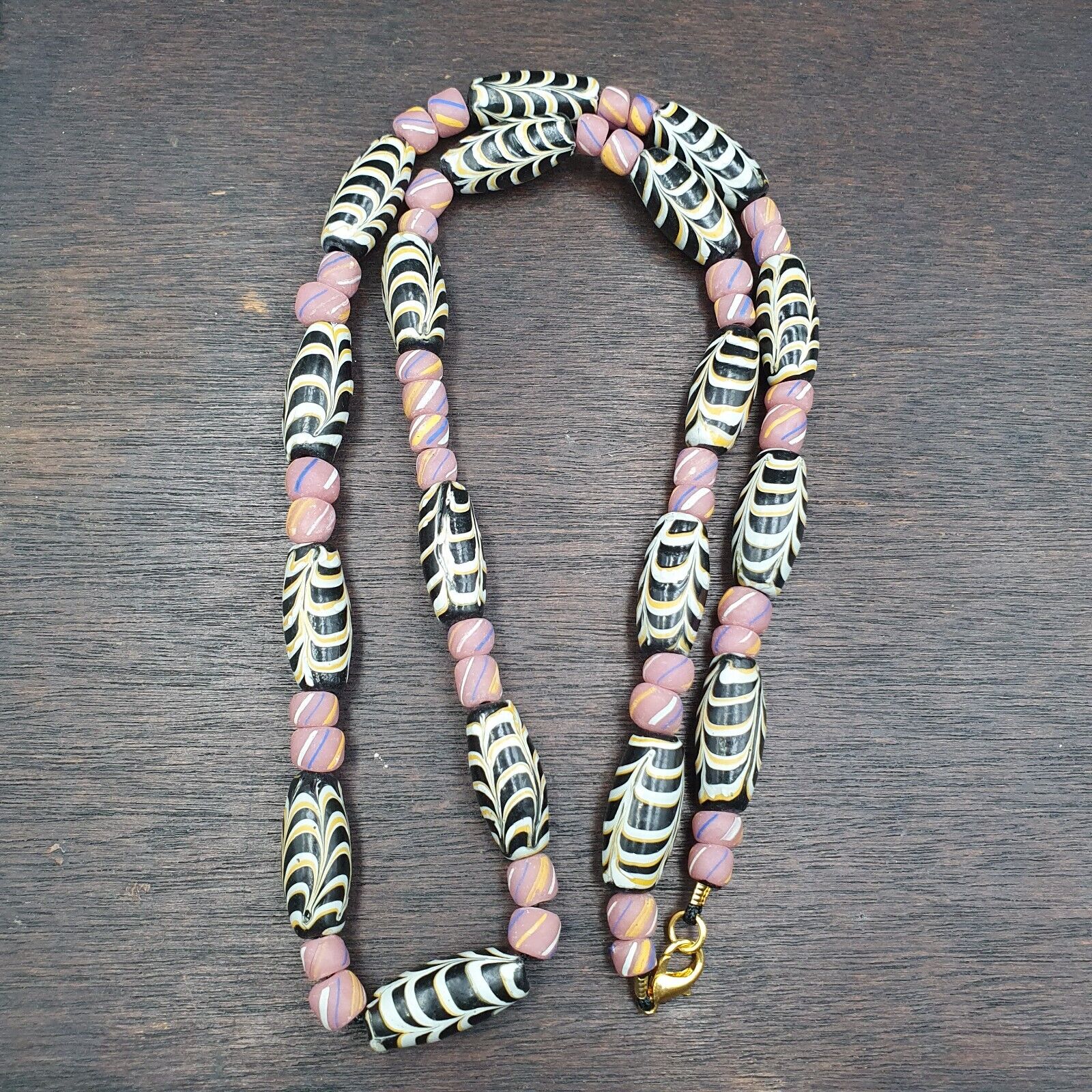 Vintage Feather Style Pattern African Stripes Beads Necklace
