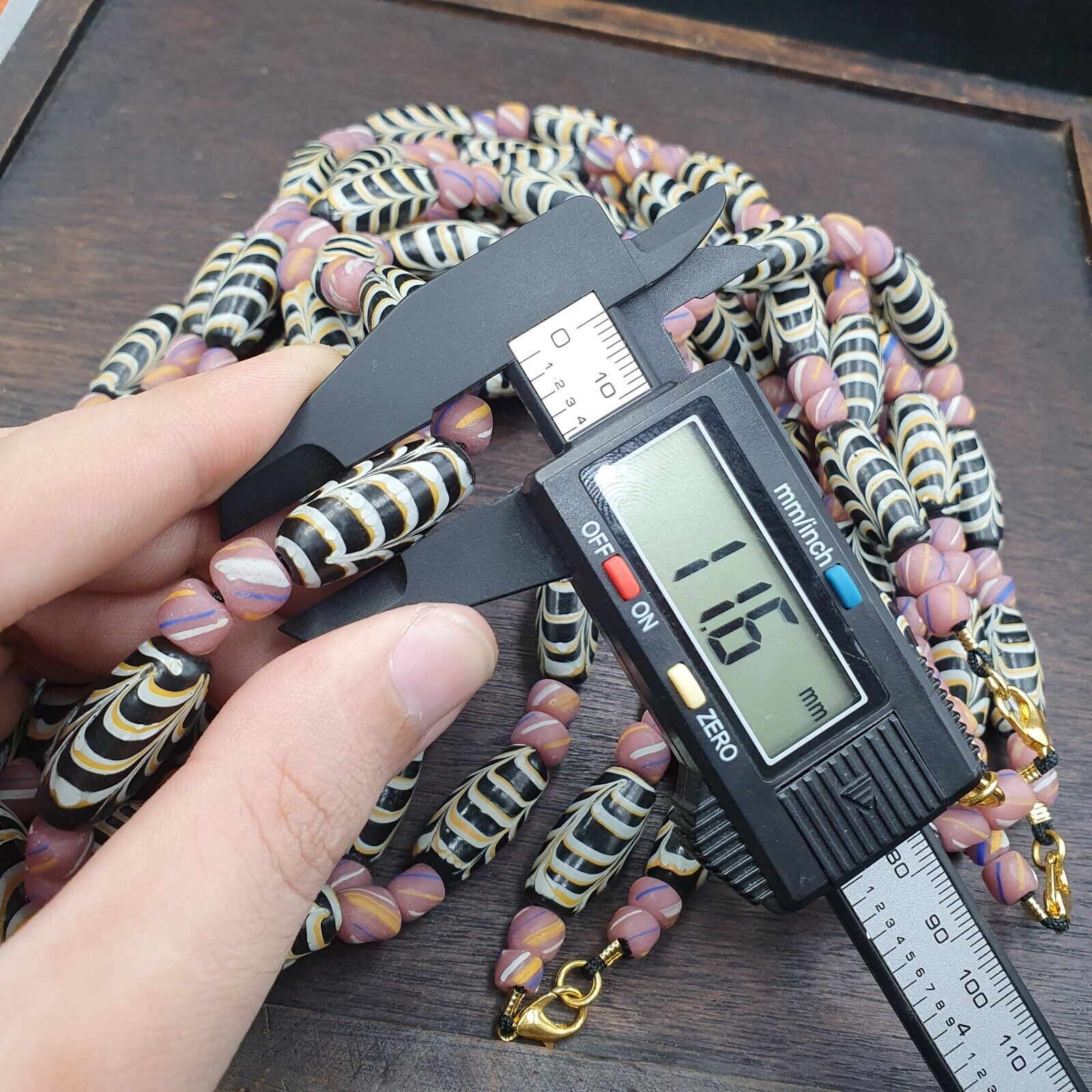 Vintage Feather Style Pattern African Stripes Beads Necklace