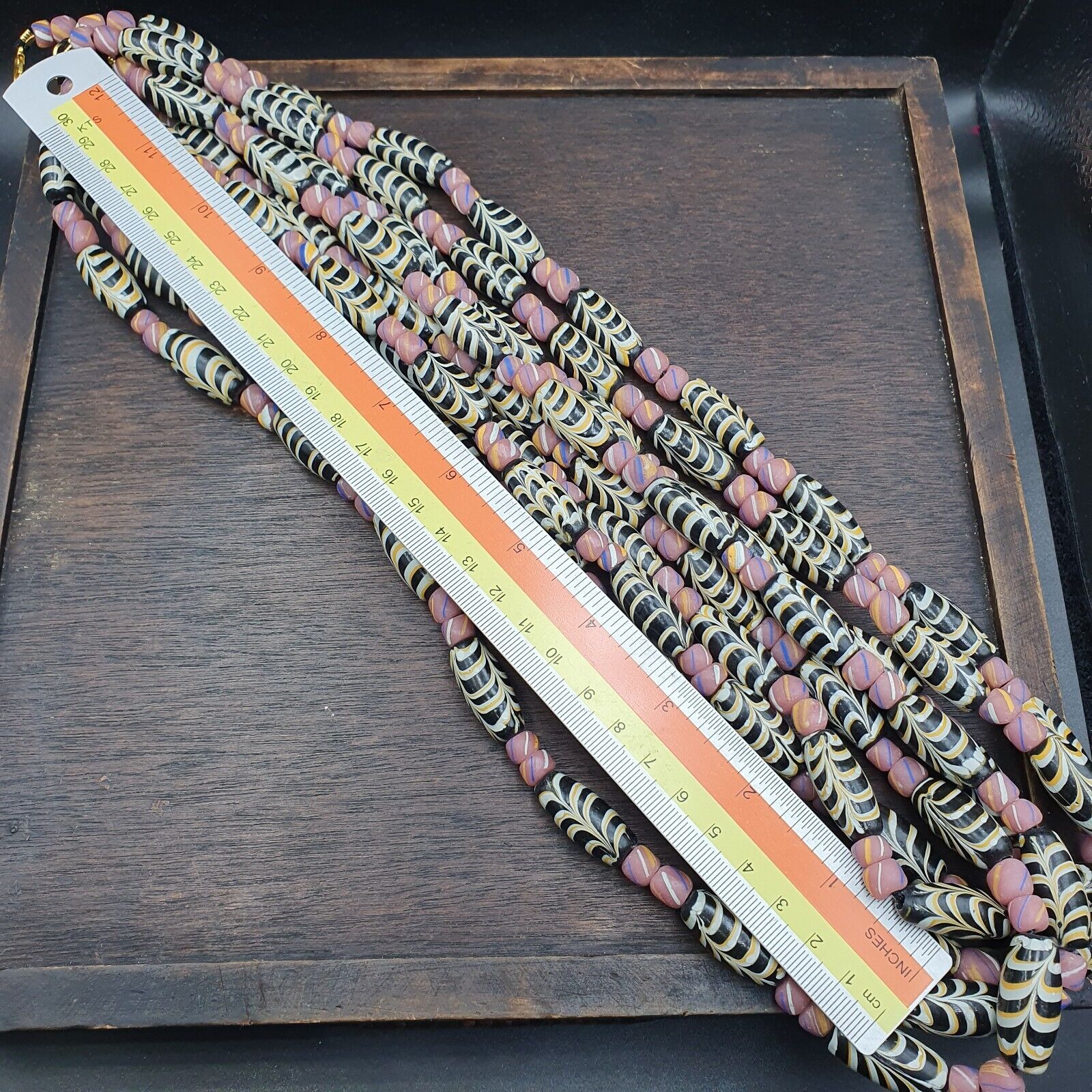 Vintage Feather Style Pattern African Stripes Beads Necklace