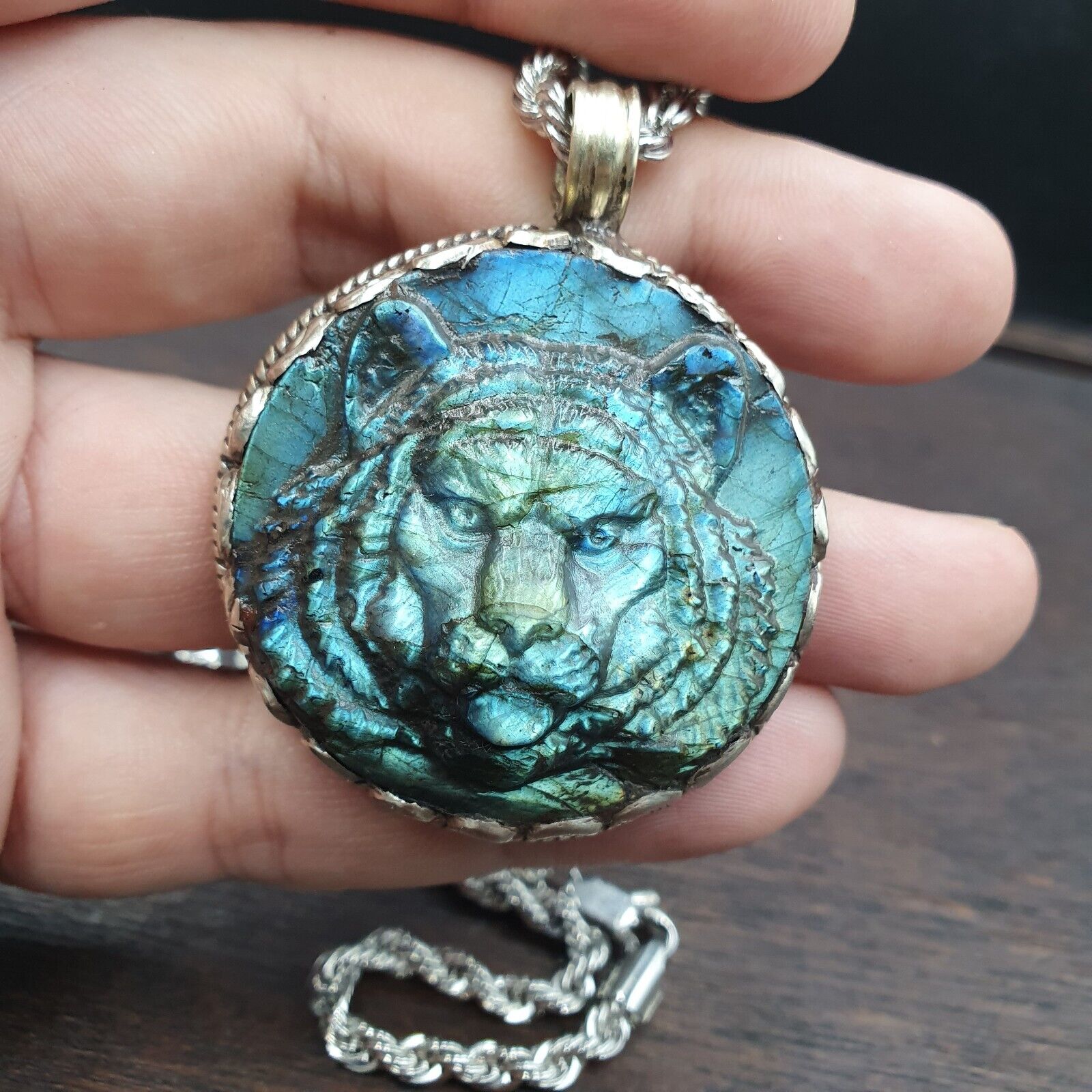 BIG MEN'S VINTAGE Natural Blue Fire Carving Labradorite Lion Face Necklace