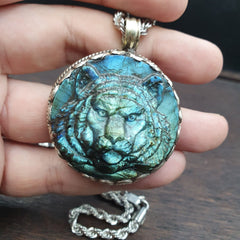 BIG MEN'S VINTAGE Natural Blue Fire Carving Labradorite Lion Face Necklace