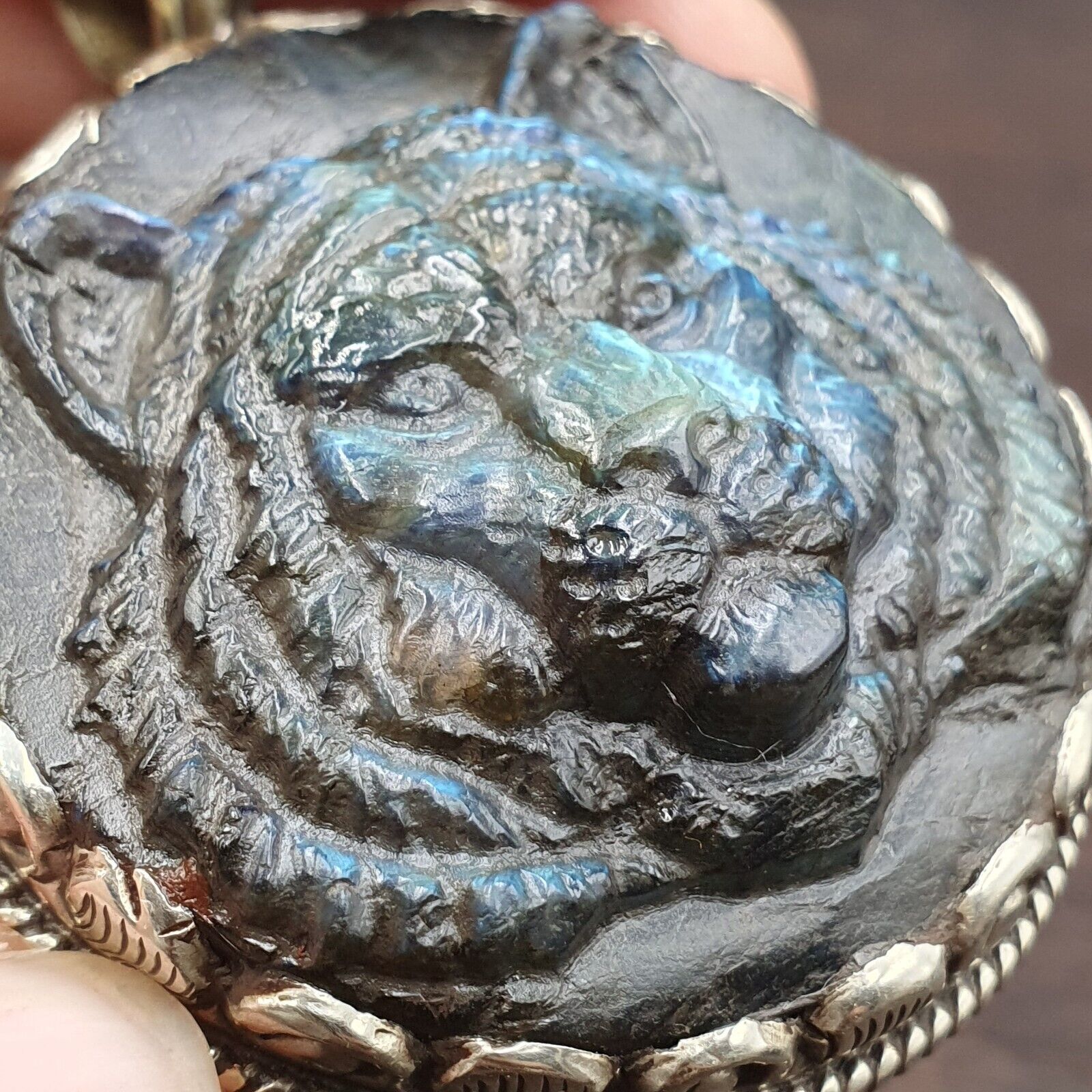 BIG MEN'S VINTAGE Natural Blue Fire Carving Labradorite Lion Face Necklace