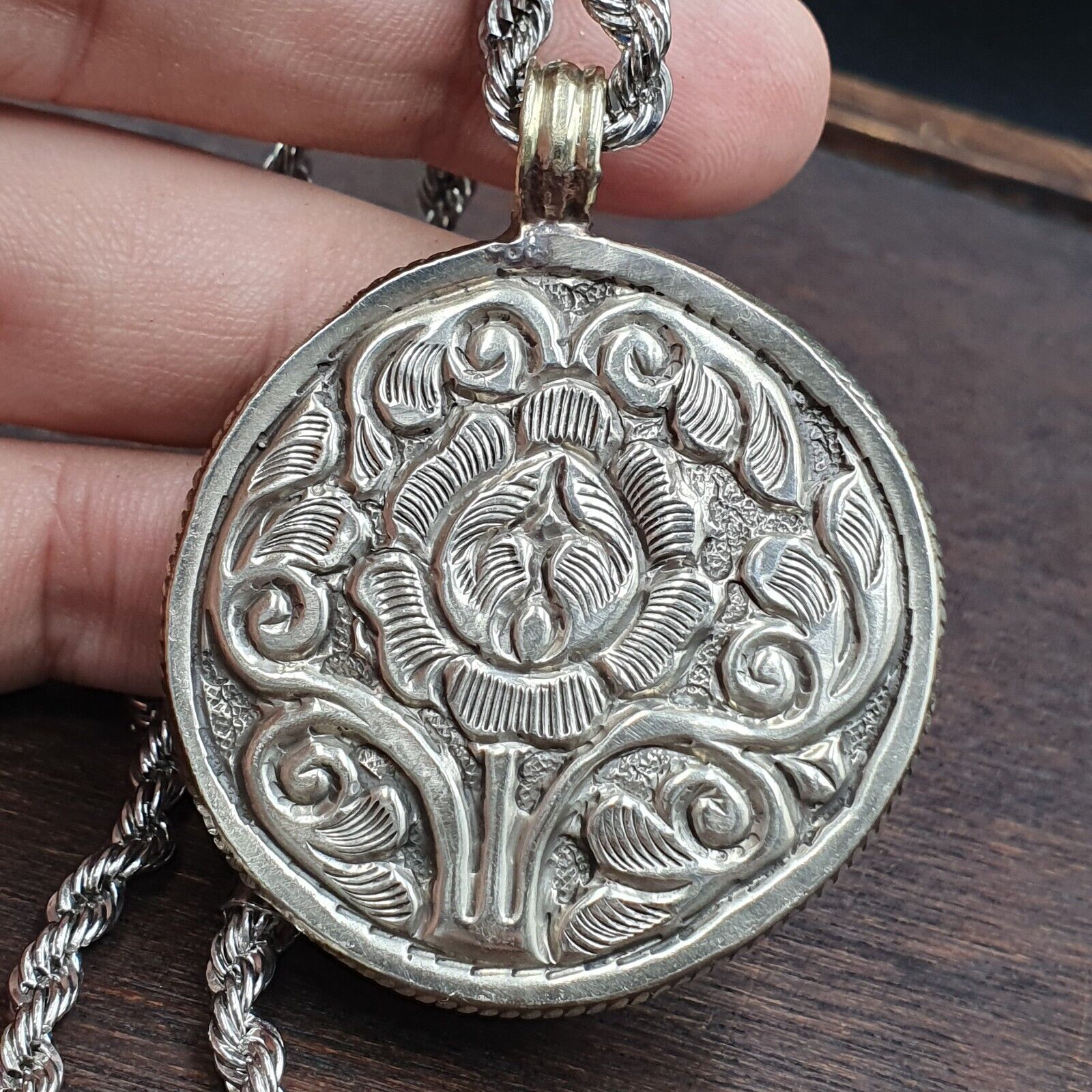 BIG MEN'S VINTAGE Natural Blue Fire Carving Labradorite Lion Face Necklace