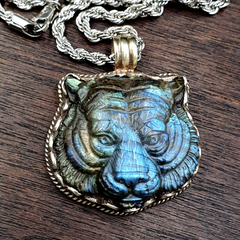 BIG MEN'S VINTAGE Natural Blue Fire Carving Labradorite Lion Face Necklace 2