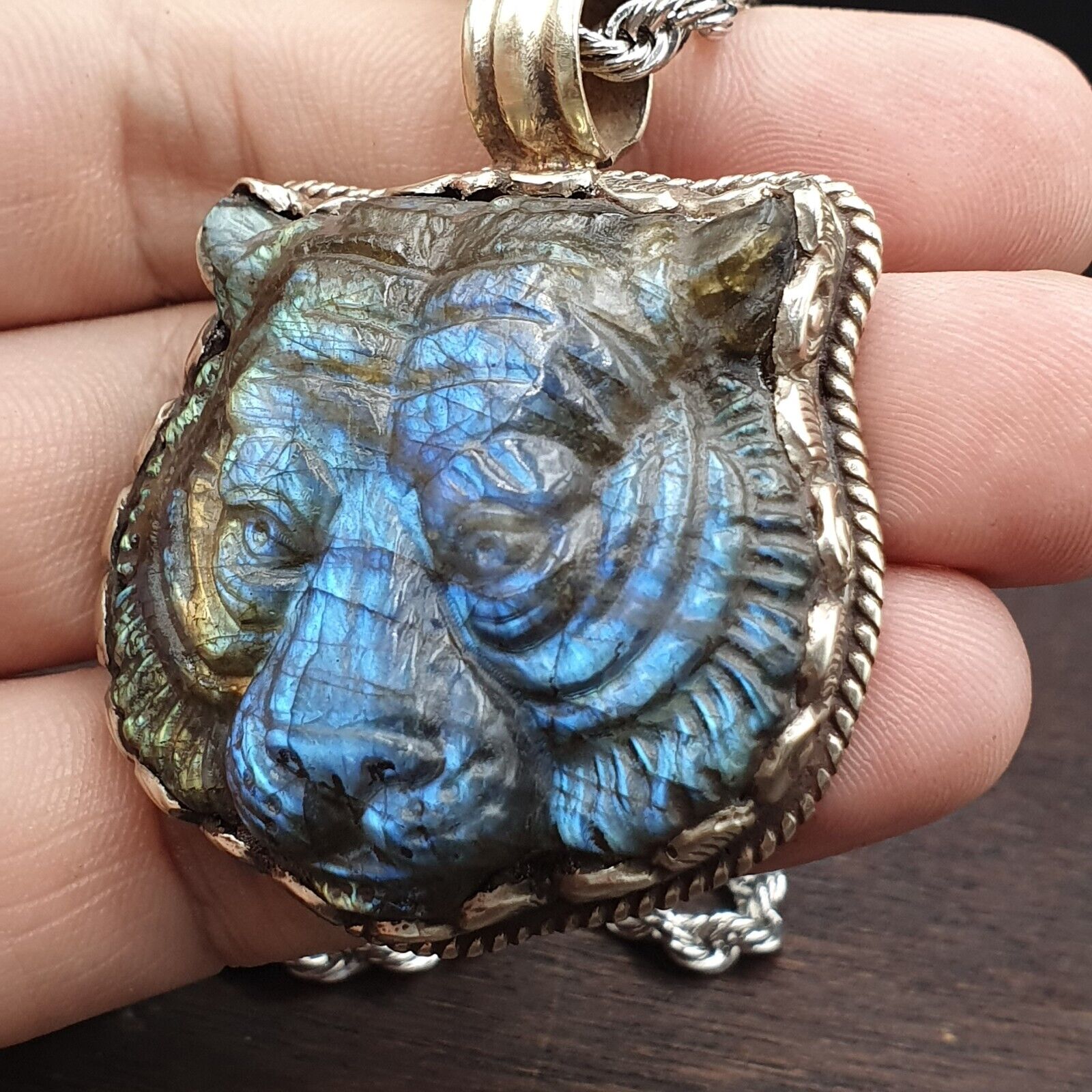 BIG MEN'S VINTAGE Natural Blue Fire Carving Labradorite Lion Face Necklace 2