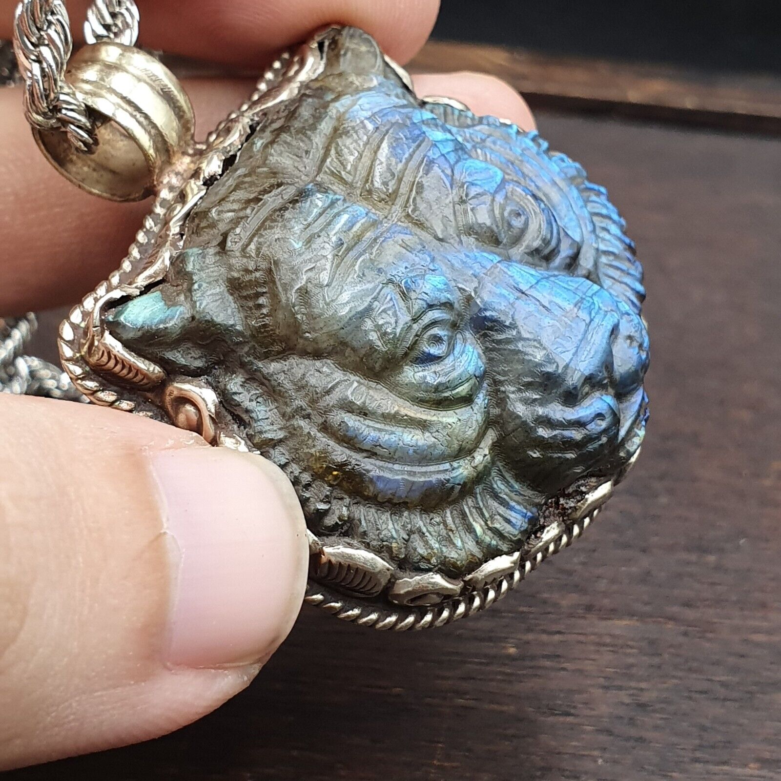BIG MEN'S VINTAGE Natural Blue Fire Carving Labradorite Lion Face Necklace 2
