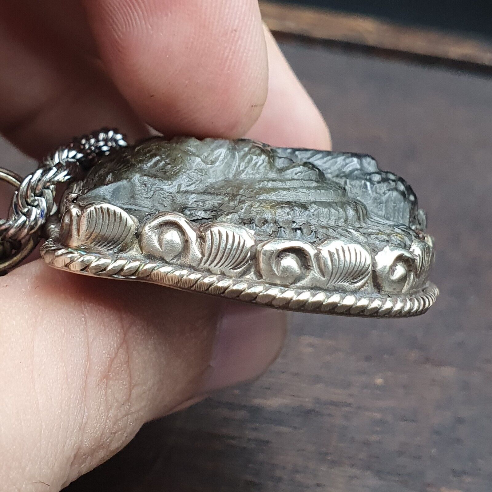 BIG MEN'S VINTAGE Natural Blue Fire Carving Labradorite Lion Face Necklace 2