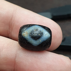 Antique Tibetan 2 Diamond eyes Agate Dzi Bead: A Rare Gem from the Past