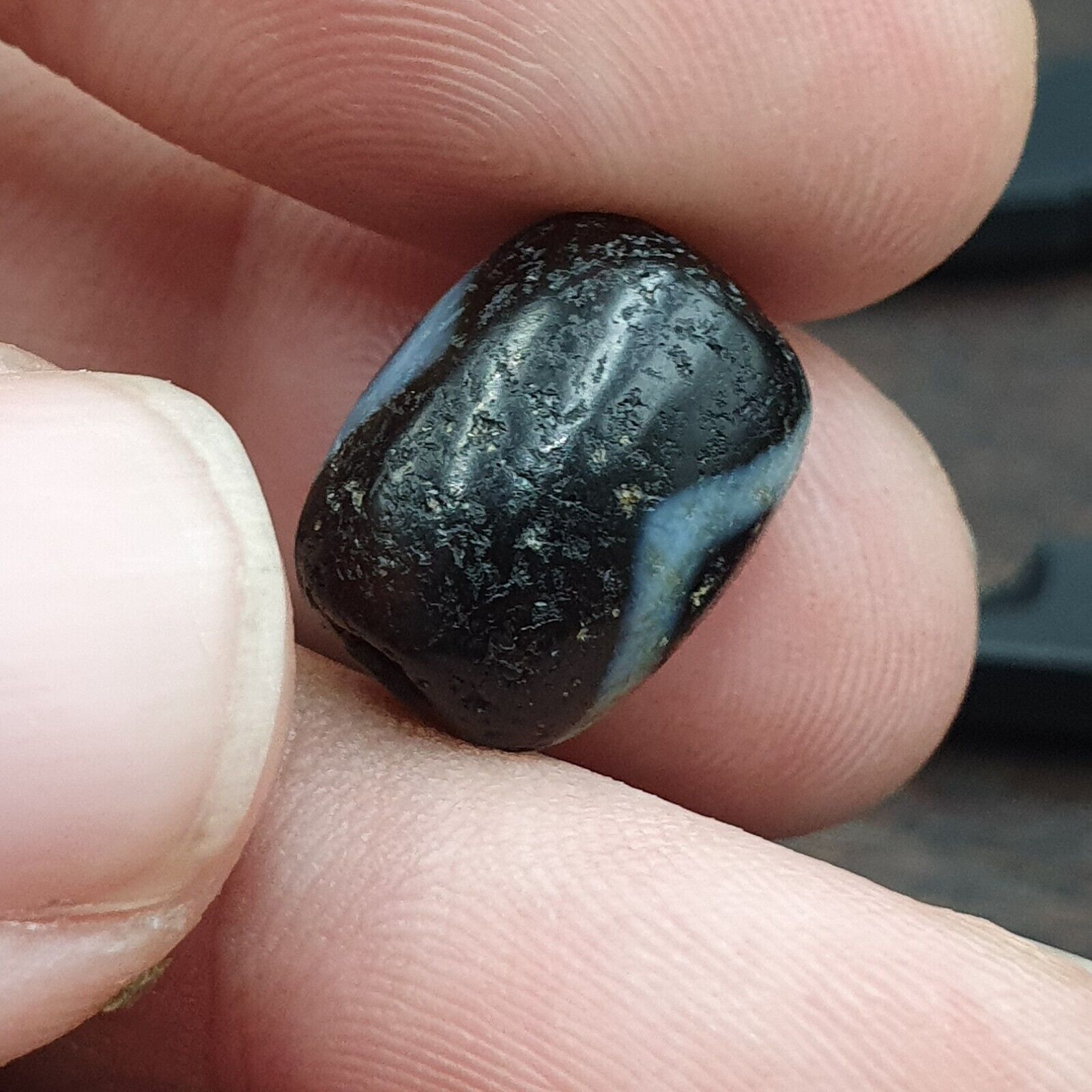 Antique Tibetan 2 Diamond eyes Agate Dzi Bead: A Rare Gem from the Past