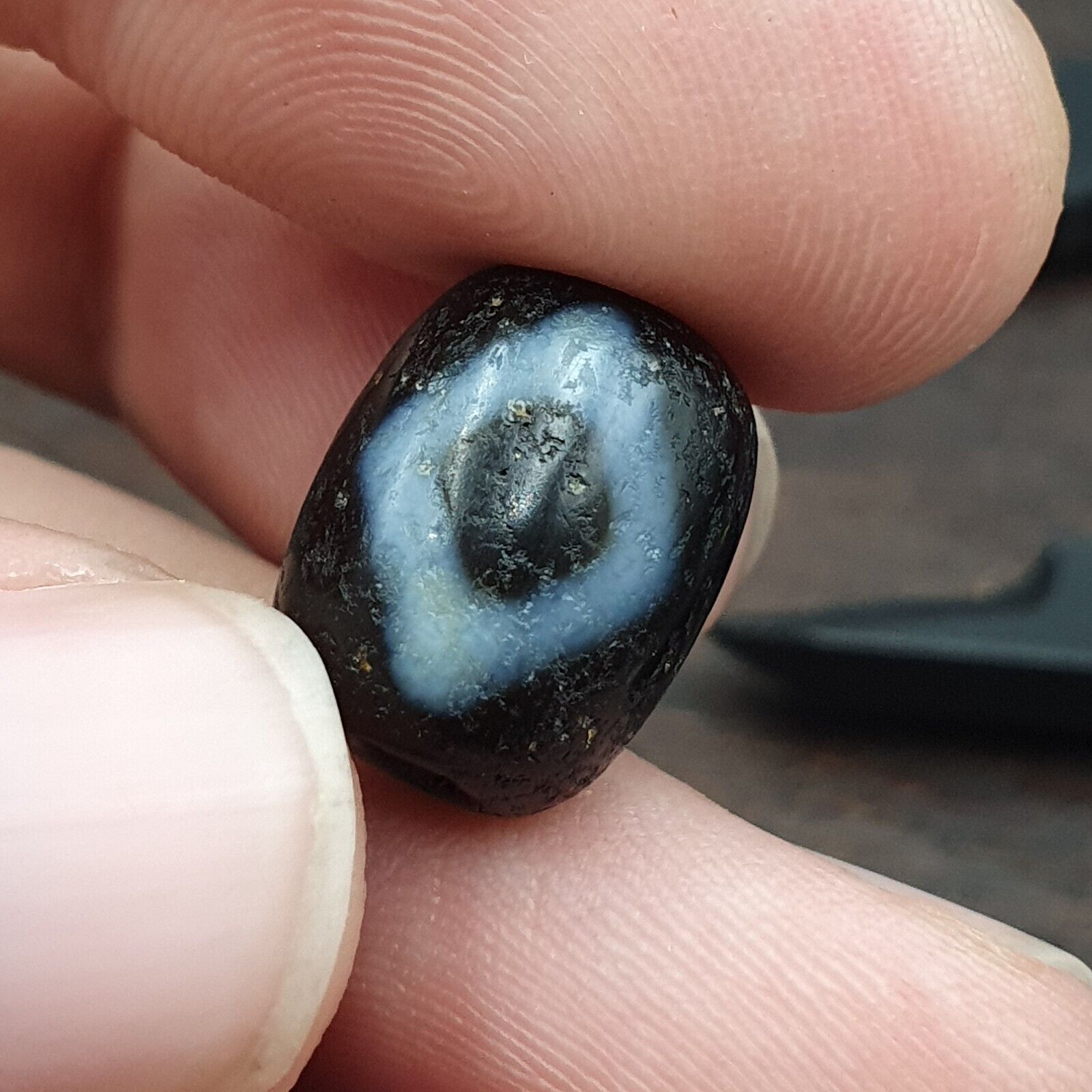 Antique Tibetan 2 Diamond eyes Agate Dzi Bead: A Rare Gem from the Past