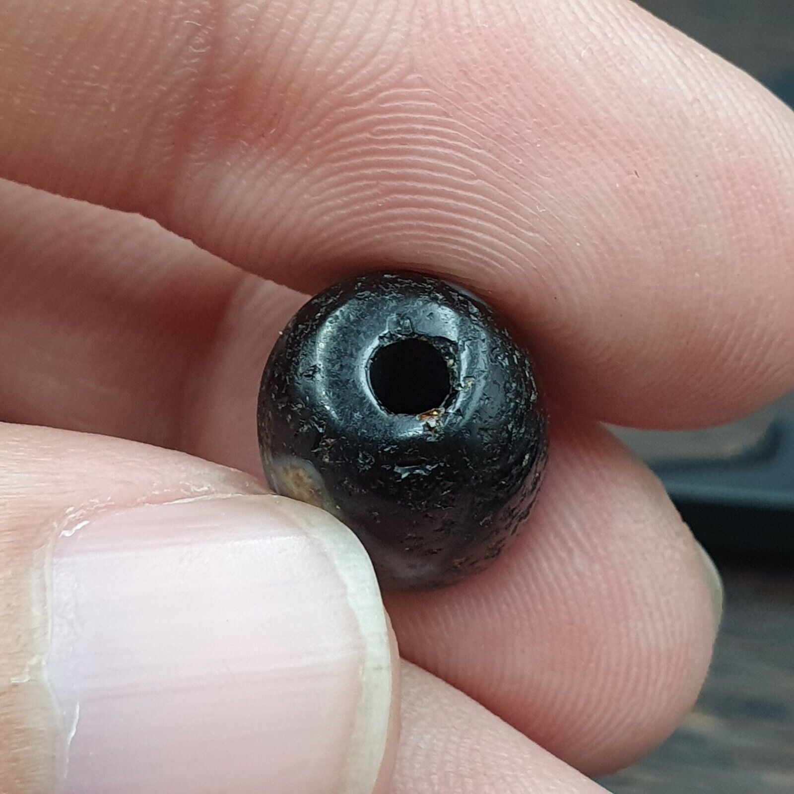 Antique Tibetan 2 Diamond eyes Agate Dzi Bead: A Rare Gem from the Past