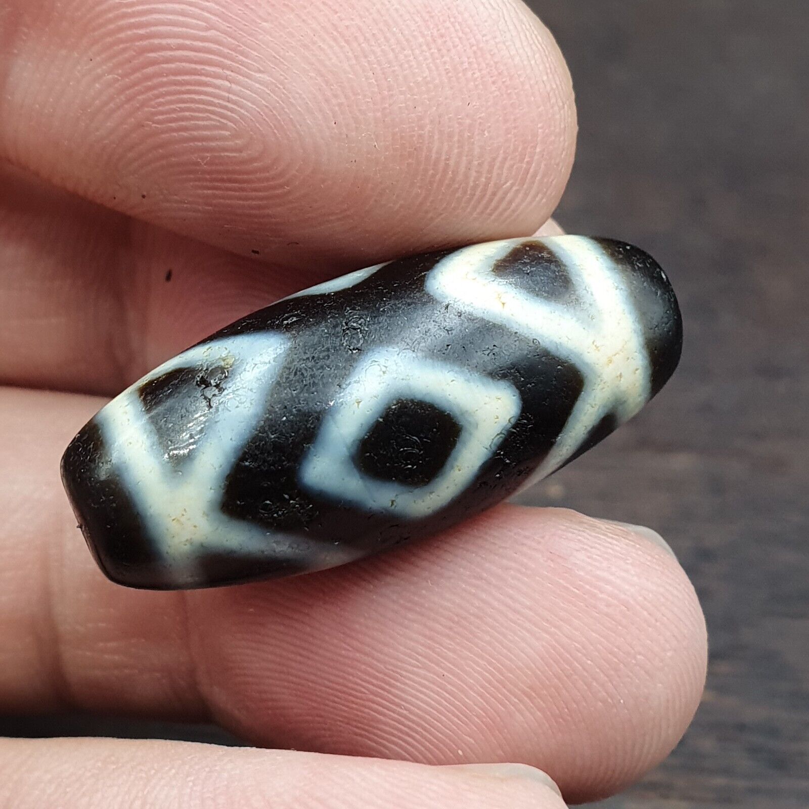 Antique Tibetan 3 Diamond eyes Agate Dzi Bead very Unique Smooth Skin Dzi Bead