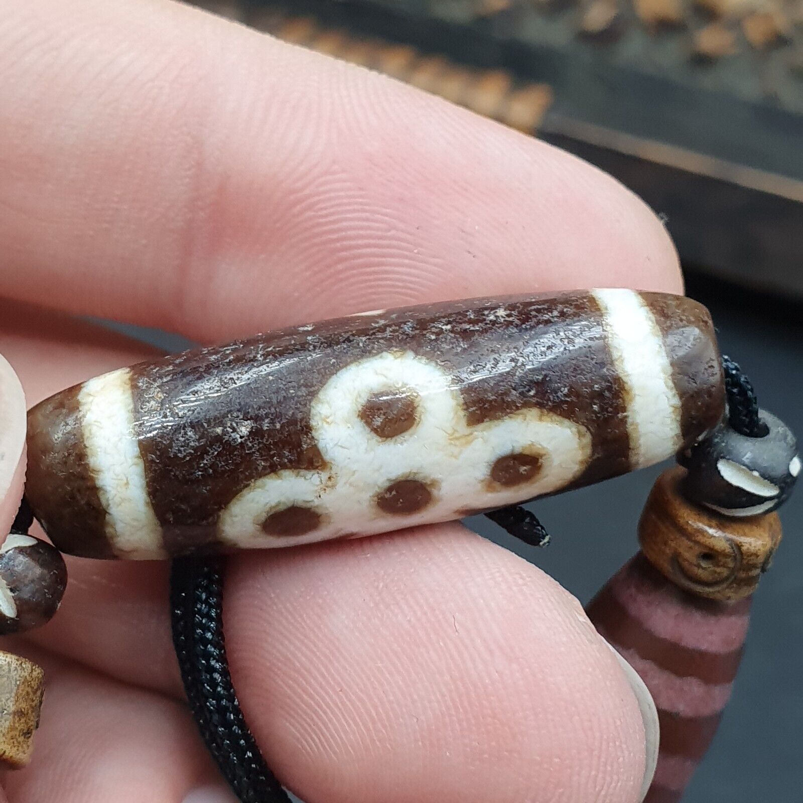 Power Beads Lot INDO TIBETAN Himalayan Flower 5 Eyes Agate bead Amulet Dzi