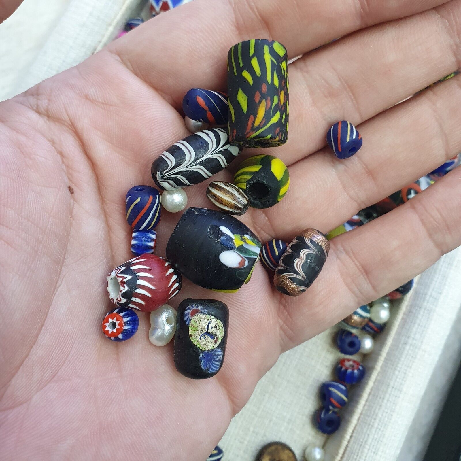 Vintage Glass Beads Mix lot For Collectors Jewelry Makers 308grams