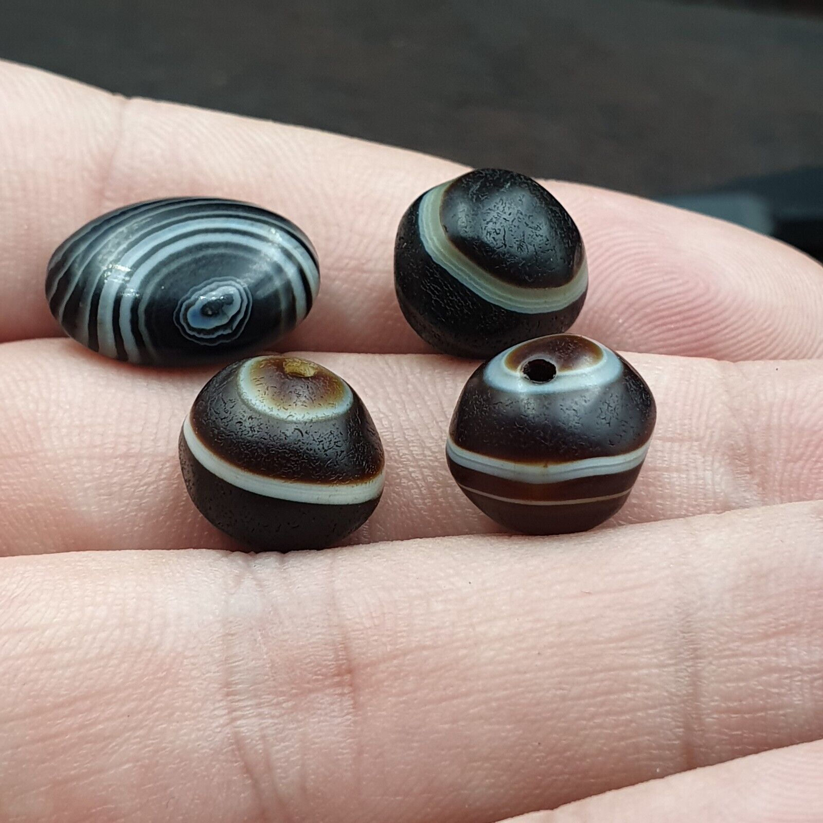 Antique Tibetan Banded Agate Bead Natural Patterns Agate Amulet Lot 4 pcs