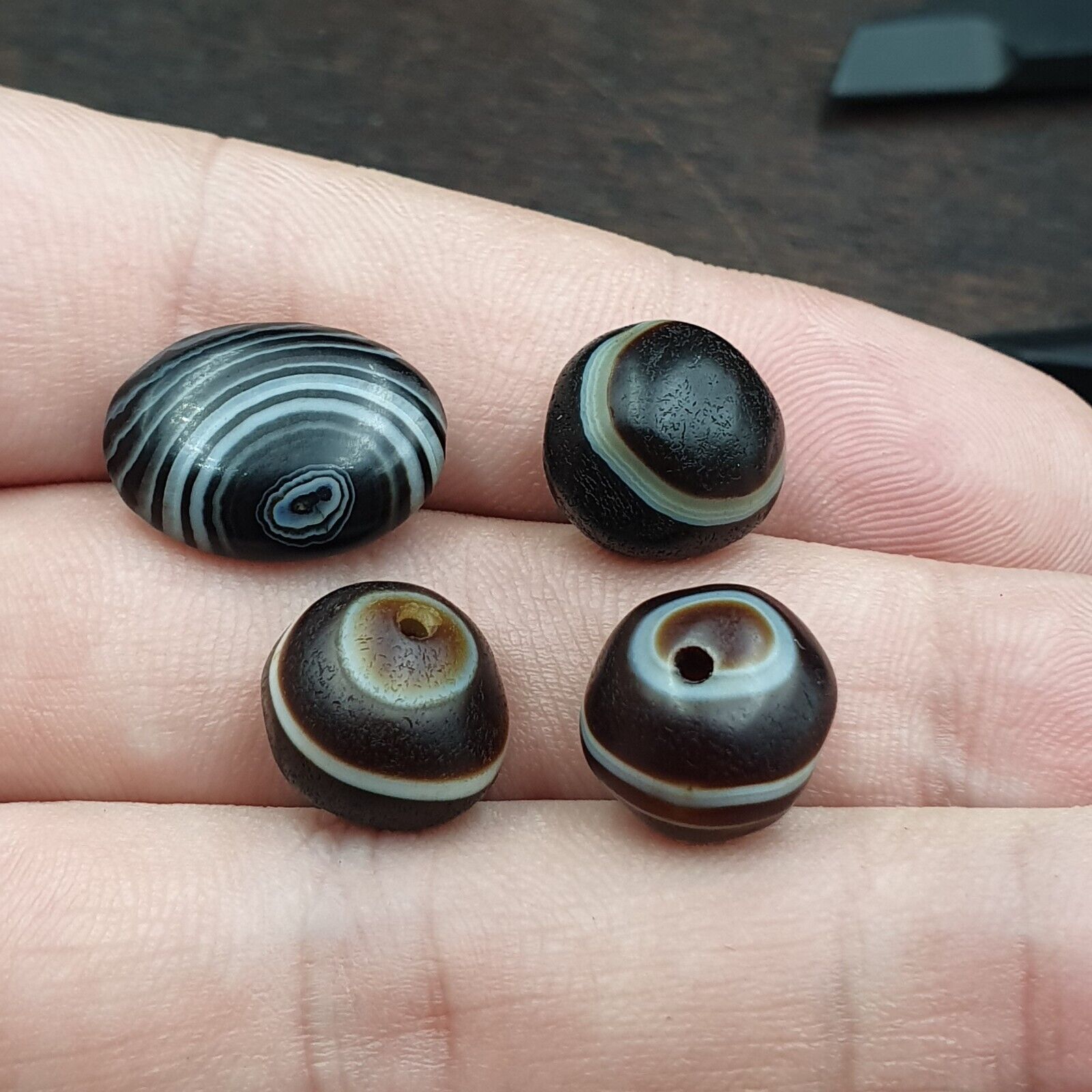 Antique Tibetan Banded Agate Bead Natural Patterns Agate Amulet Lot 4 pcs