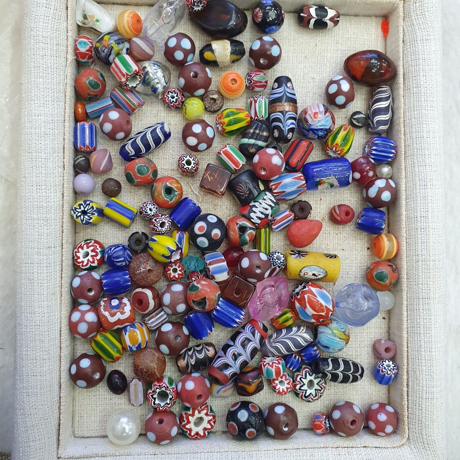 Vintage Glass Beads Mix lot For Collectors Jewelry Makers 363grams