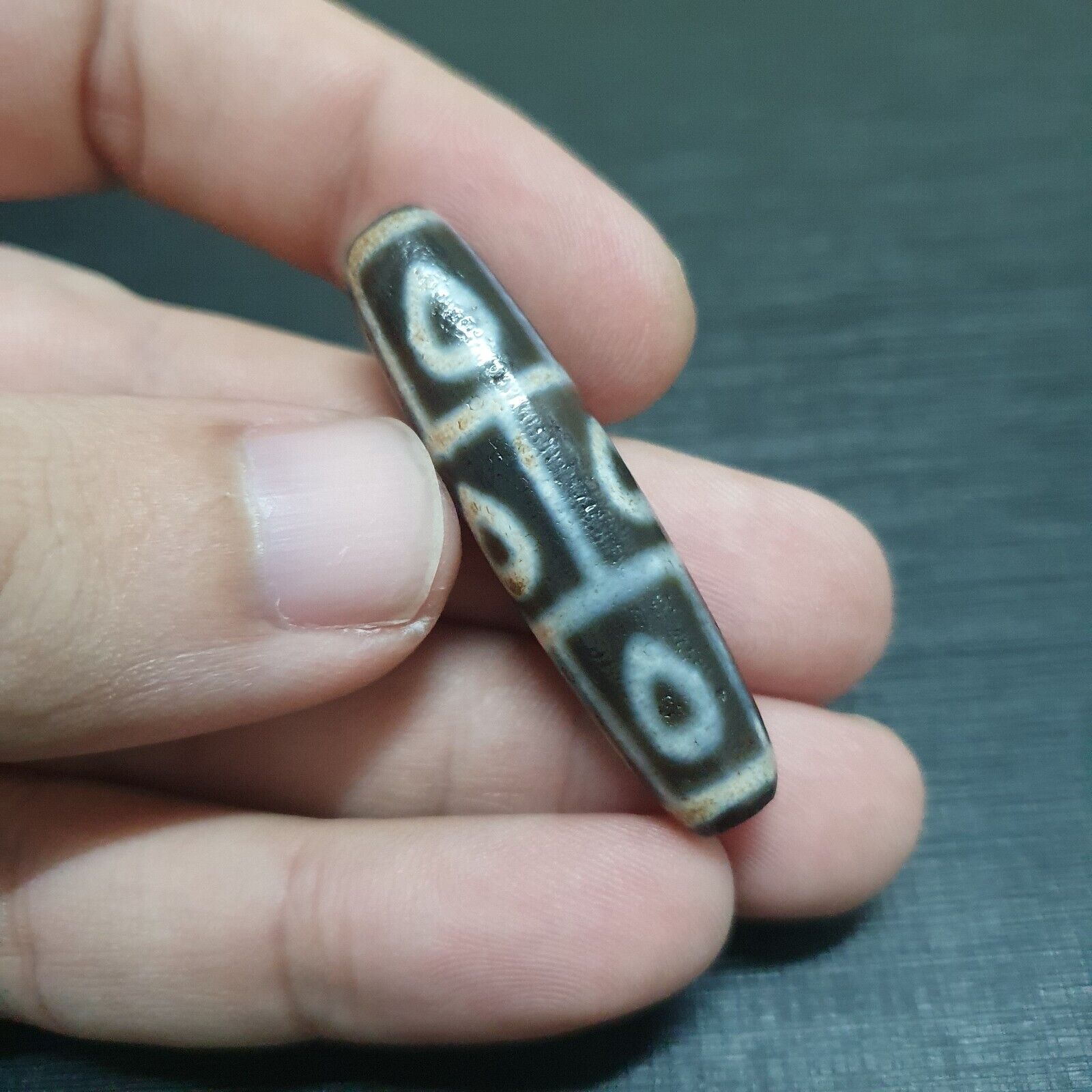 Vintage Old Himalayan Indo Tibetan 9 Eyes Agate Beads Unique pattern