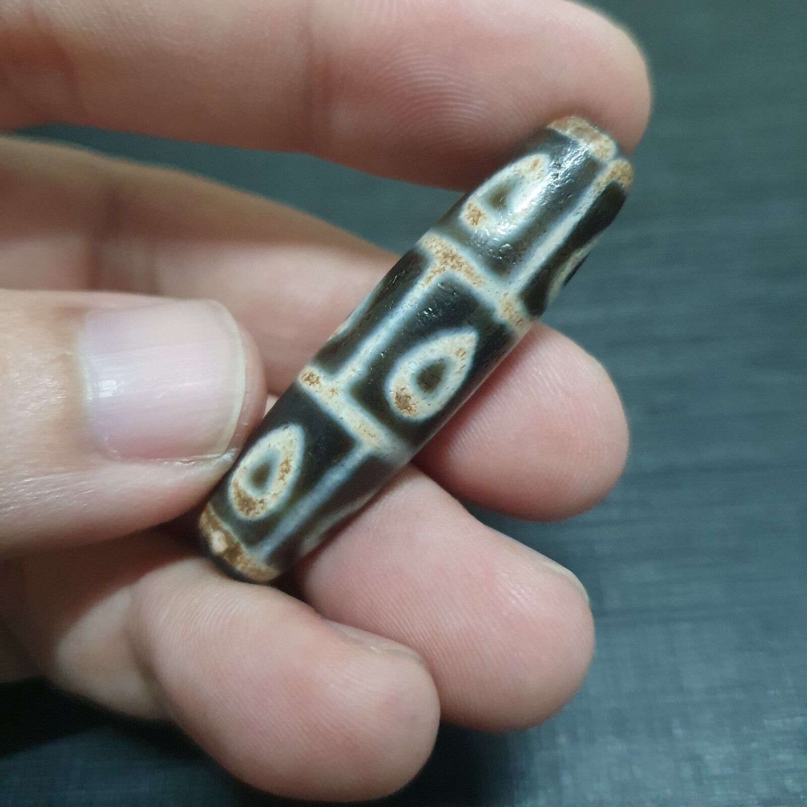 Vintage Old Himalayan Indo Tibetan 9 Eyes Agate Beads Unique pattern