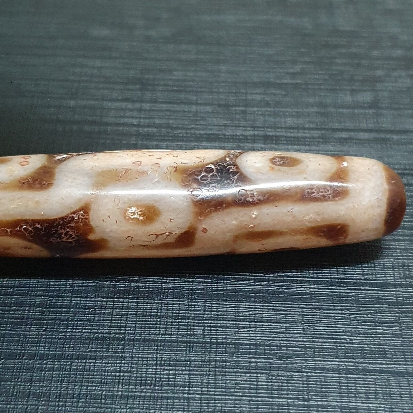 Rusted Vintage Old Himalayan Indo Tibetan 9 Eyes Agate Bead Unique pattern
