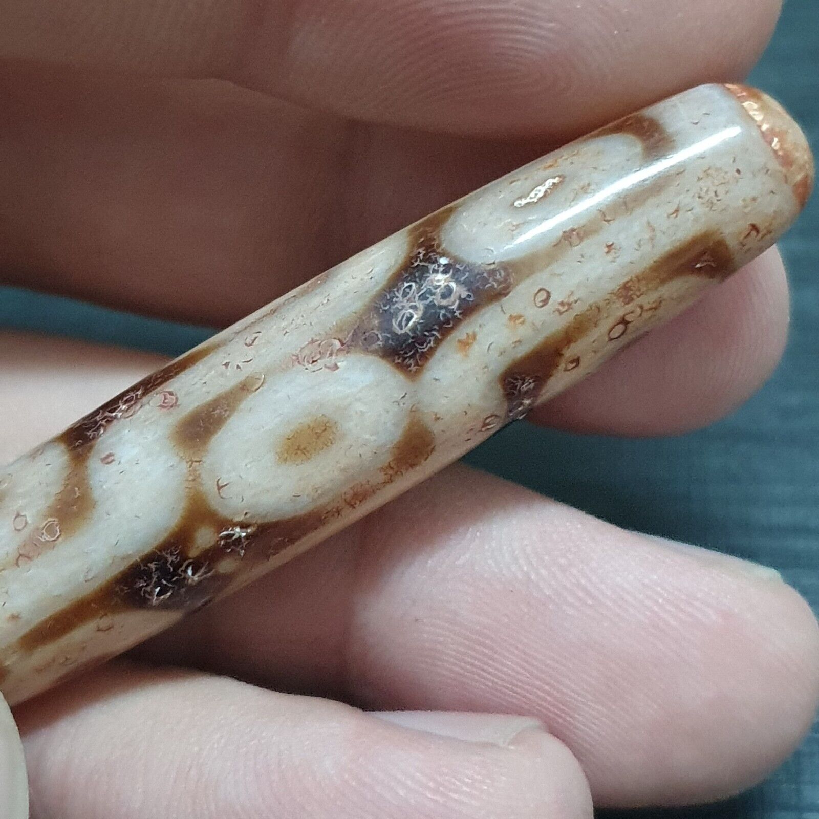 Rusted Vintage Old Himalayan Indo Tibetan 9 Eyes Agate Bead Unique pattern