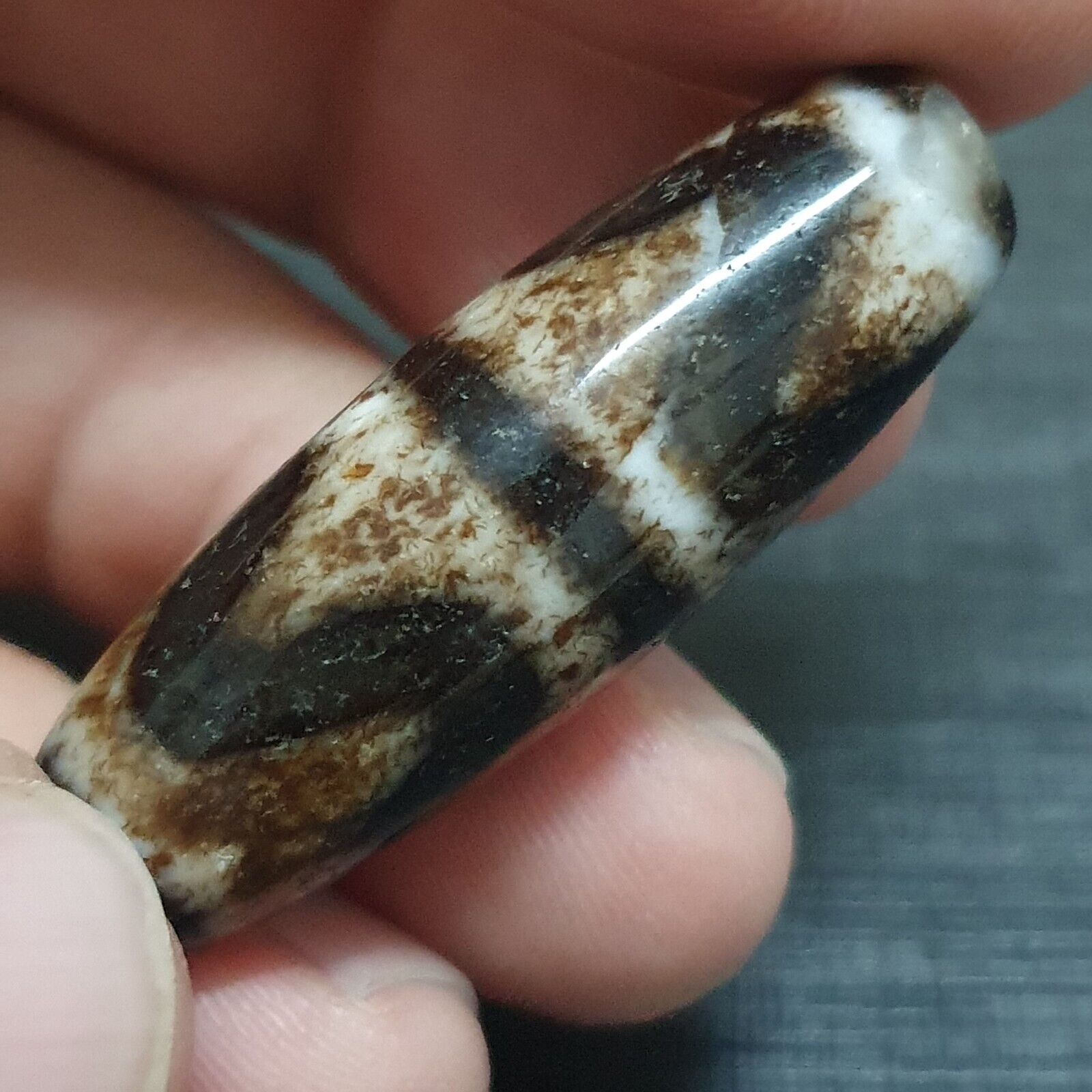 RUSTED Old Himalayan Indo Tibetan Agate DZI Bead Unique pattern