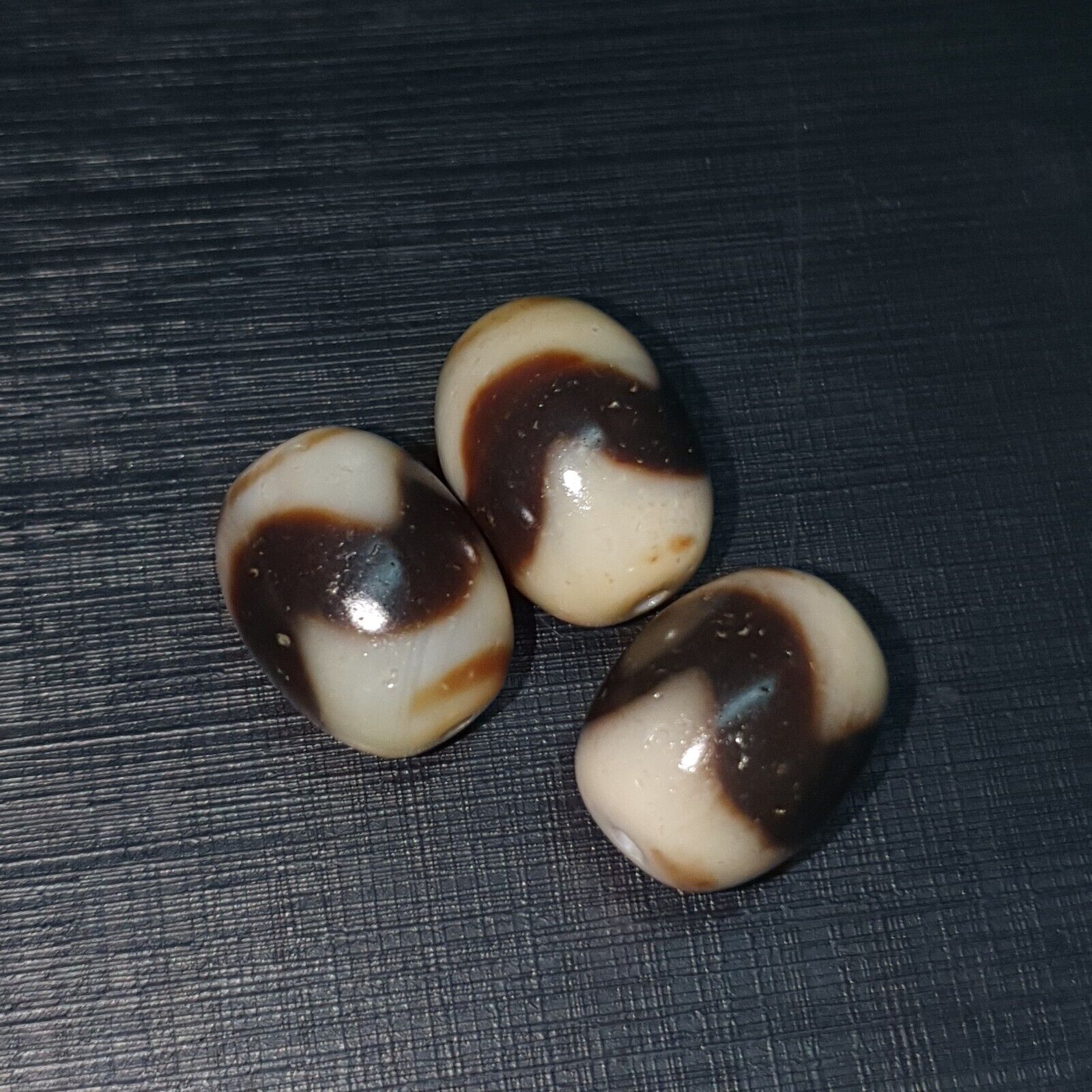 Lot 3 Beads Indo Tibetan Tiger Teeth Zigzag Pattern Agate Dzi Amulet Beads