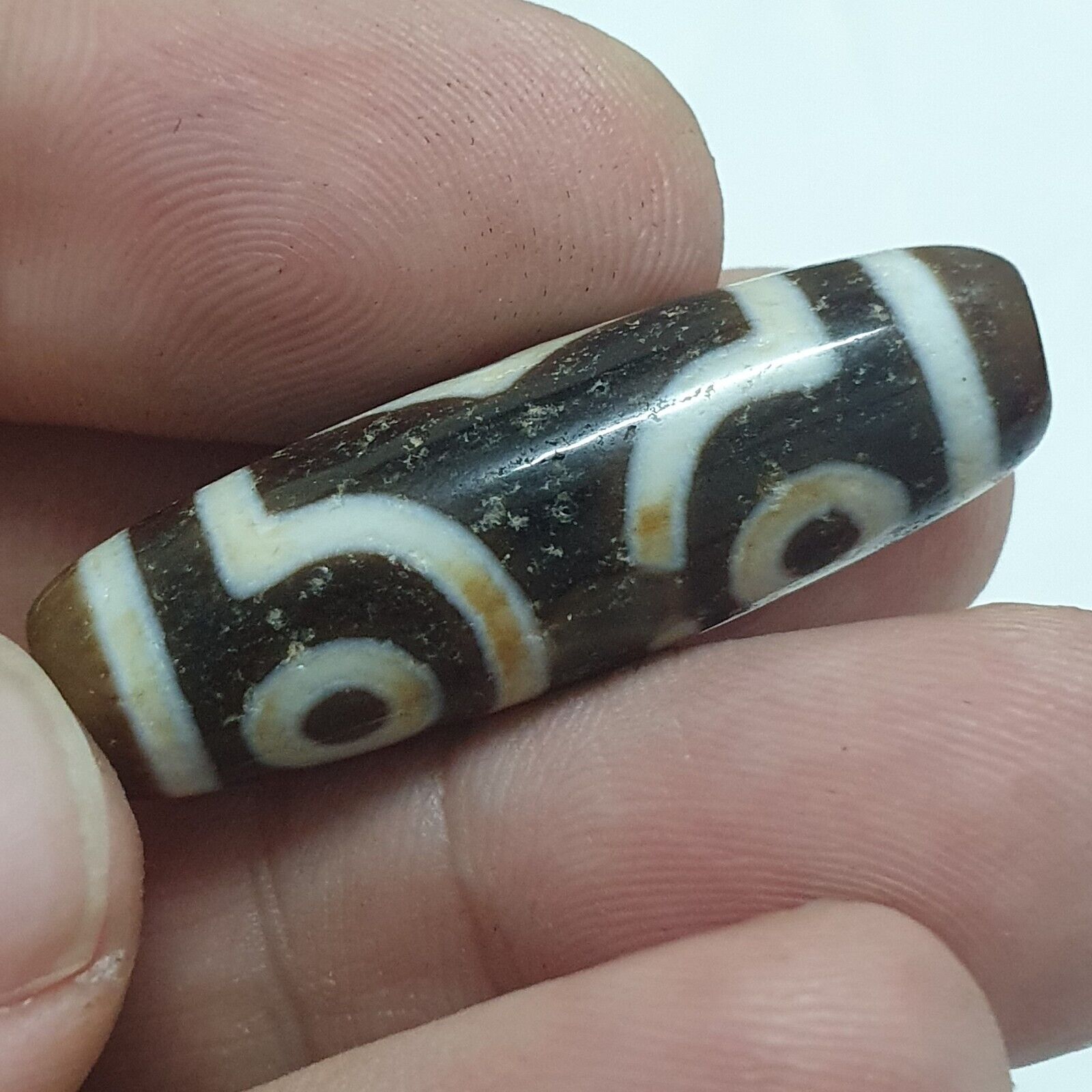 Vintage Old Himalayan Indo Tibetan 3 Eyes Agate Beads Unique pattern
