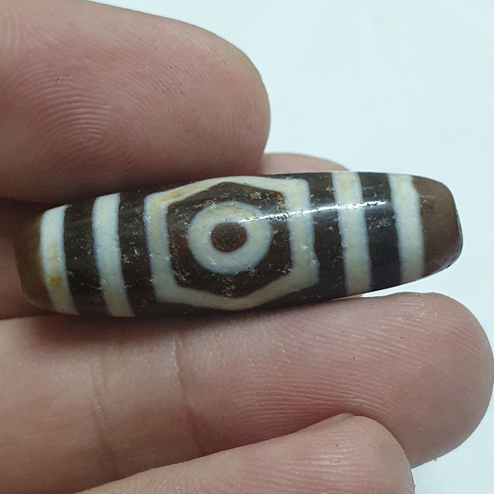 Vintage Old Himalayan Indo Tibetan 3 Eyes Agate Beads Unique pattern
