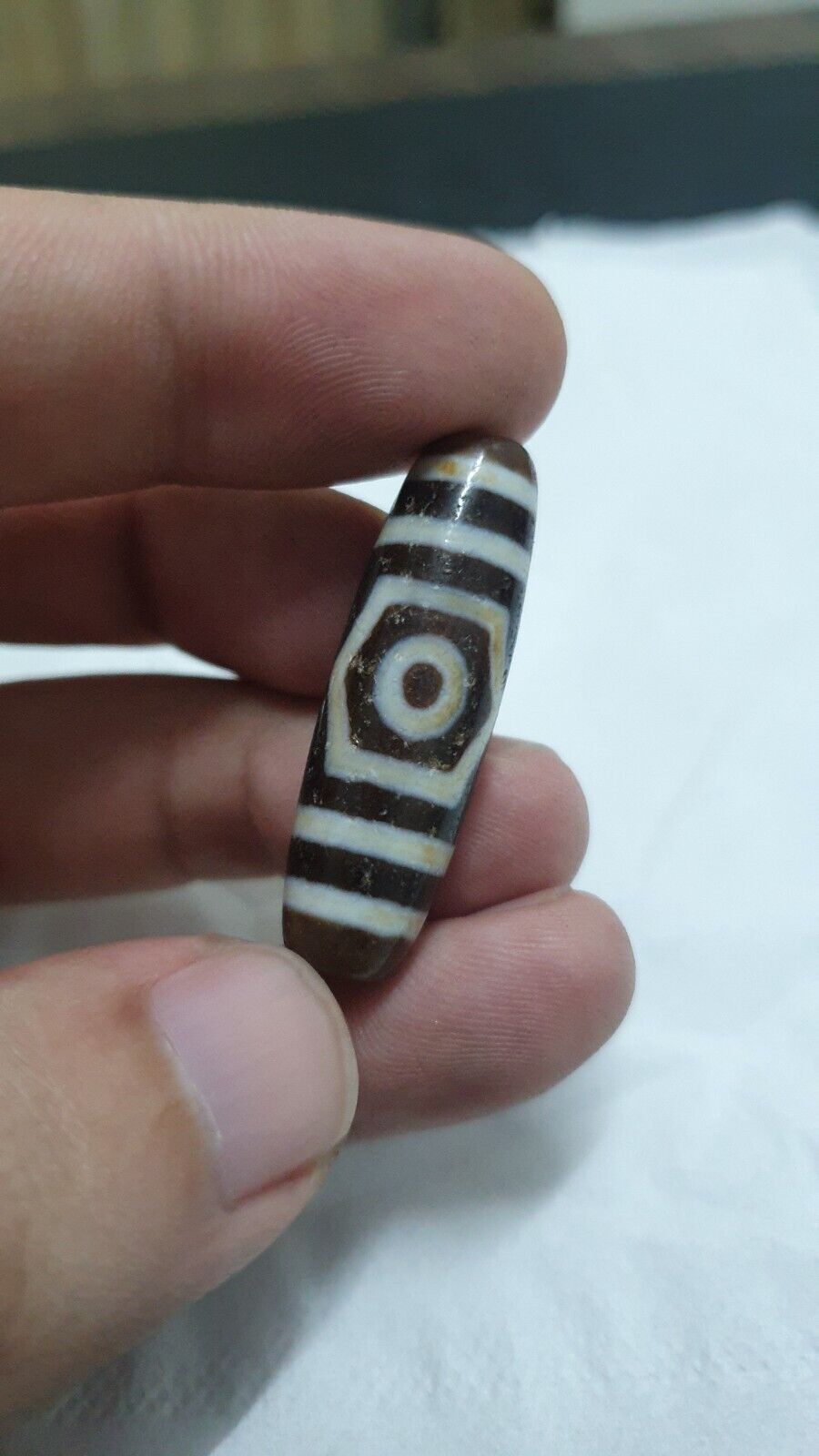 Vintage Old Himalayan Indo Tibetan 3 Eyes Agate Beads Unique pattern